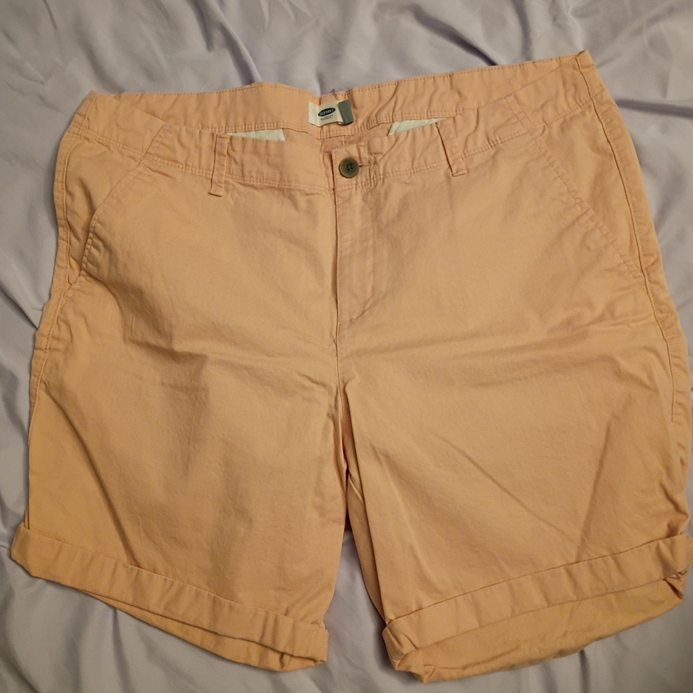 Old Navy Peach Roll-Cuff Women's Shorts